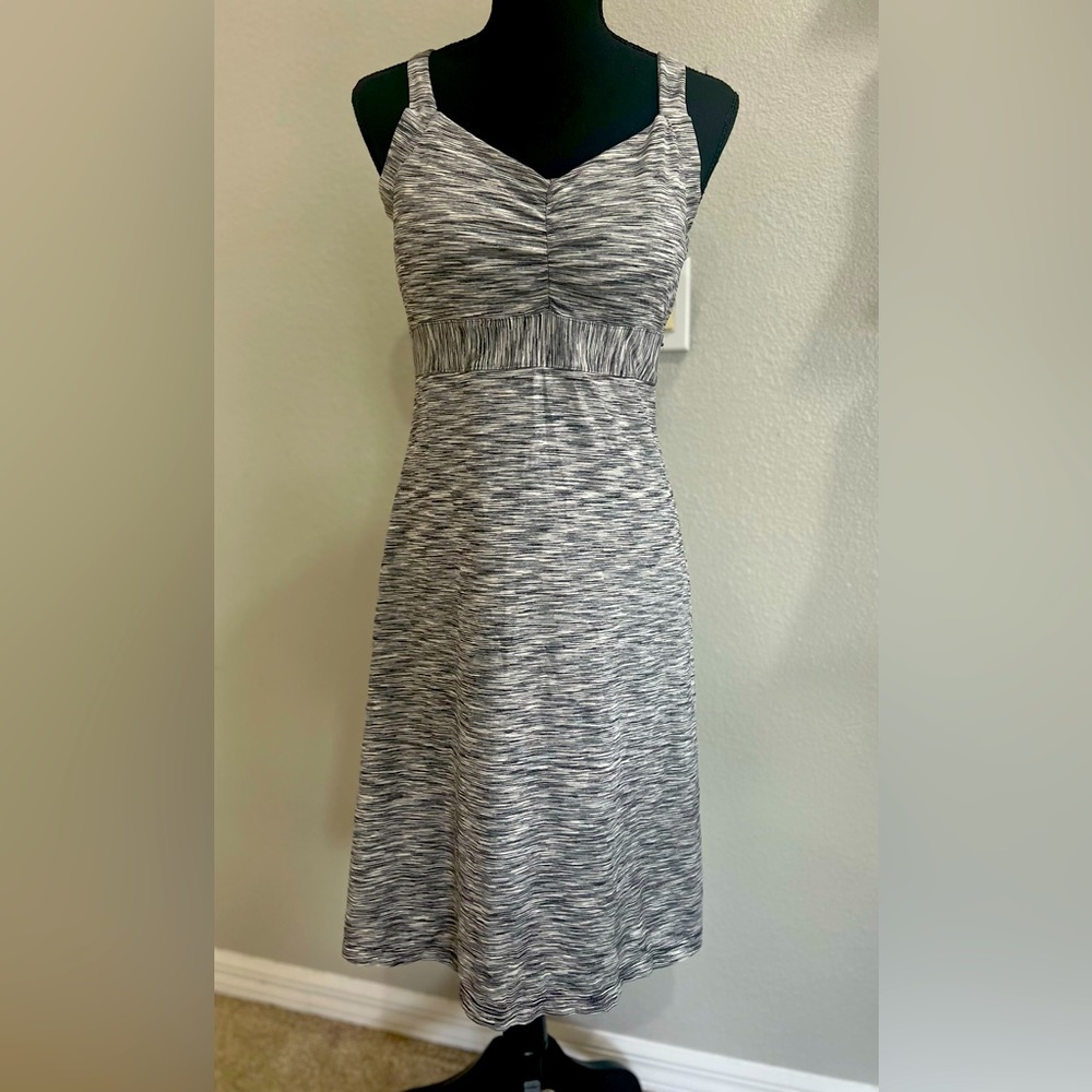 Sporty, athleisure dress - perfect for sun and summer! (A12)